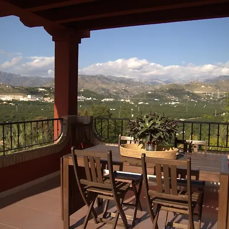 La Casa Roja Tropical